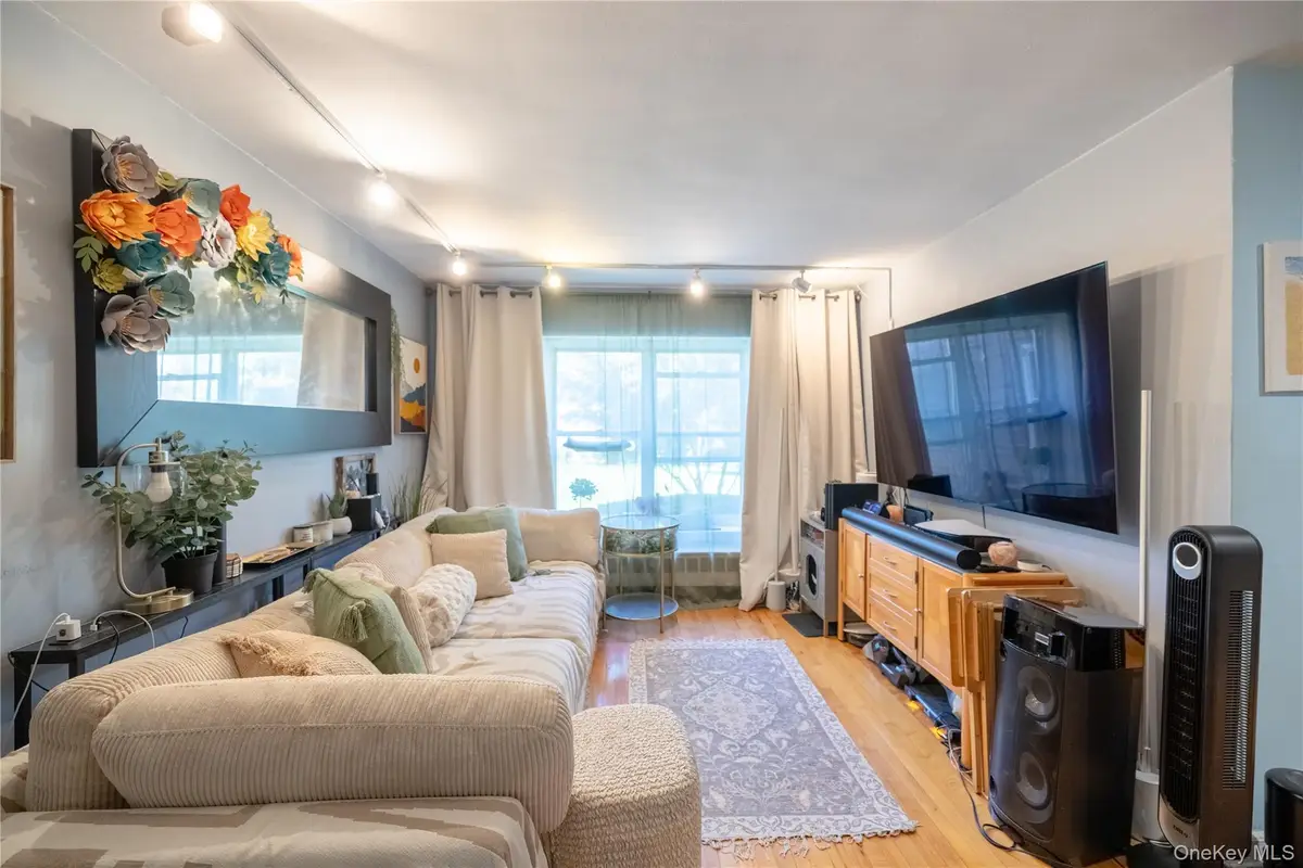 221 Middleneck Road #M-2, Great Neck, NY 11021 - Image #1