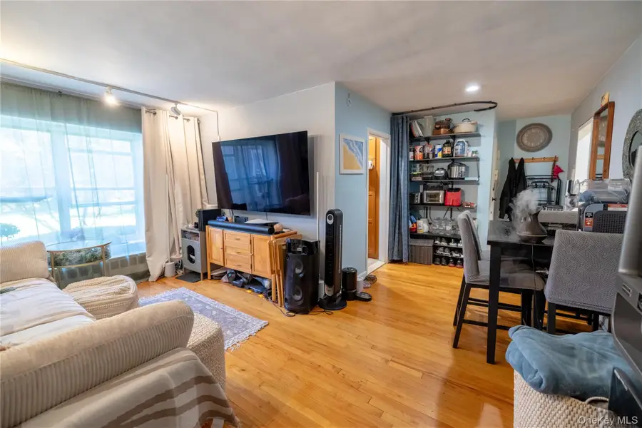 221 Middleneck Road #M-2, Great Neck, NY 11021 - Image #2