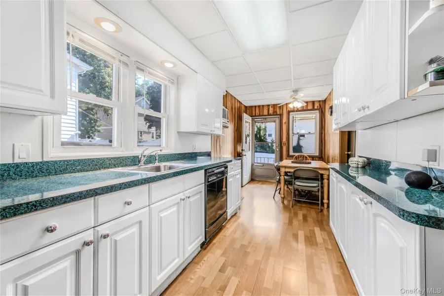 284 AKA 11 Tompkins Avenue, Yonkers, NY 10710 - Image #2