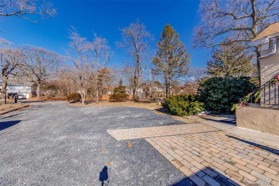 556 Hawkins Road, Selden, NY 11784 - Image #2