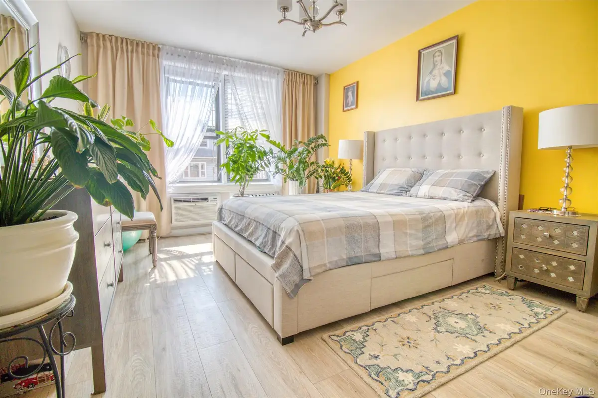 145 Lincoln Avenue #2F, Staten Island, NY 10306 - Image #1