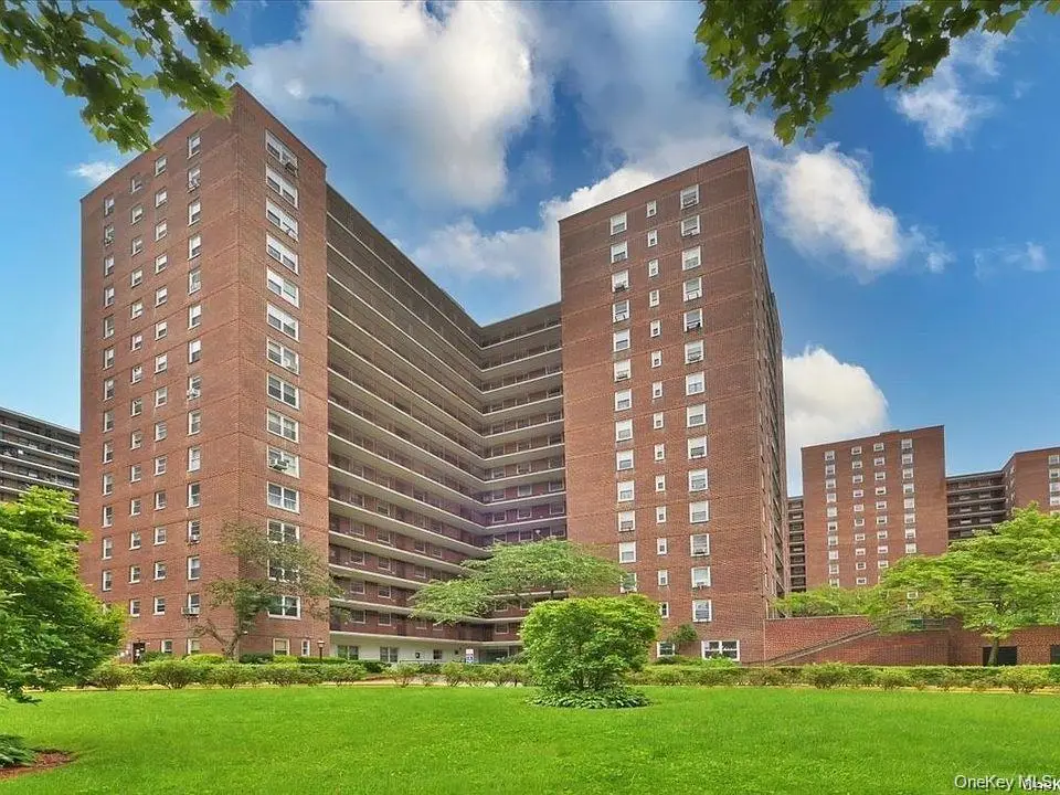 98-20 62nd Drive #8G, Rego Park, NY 11374 - Image #1