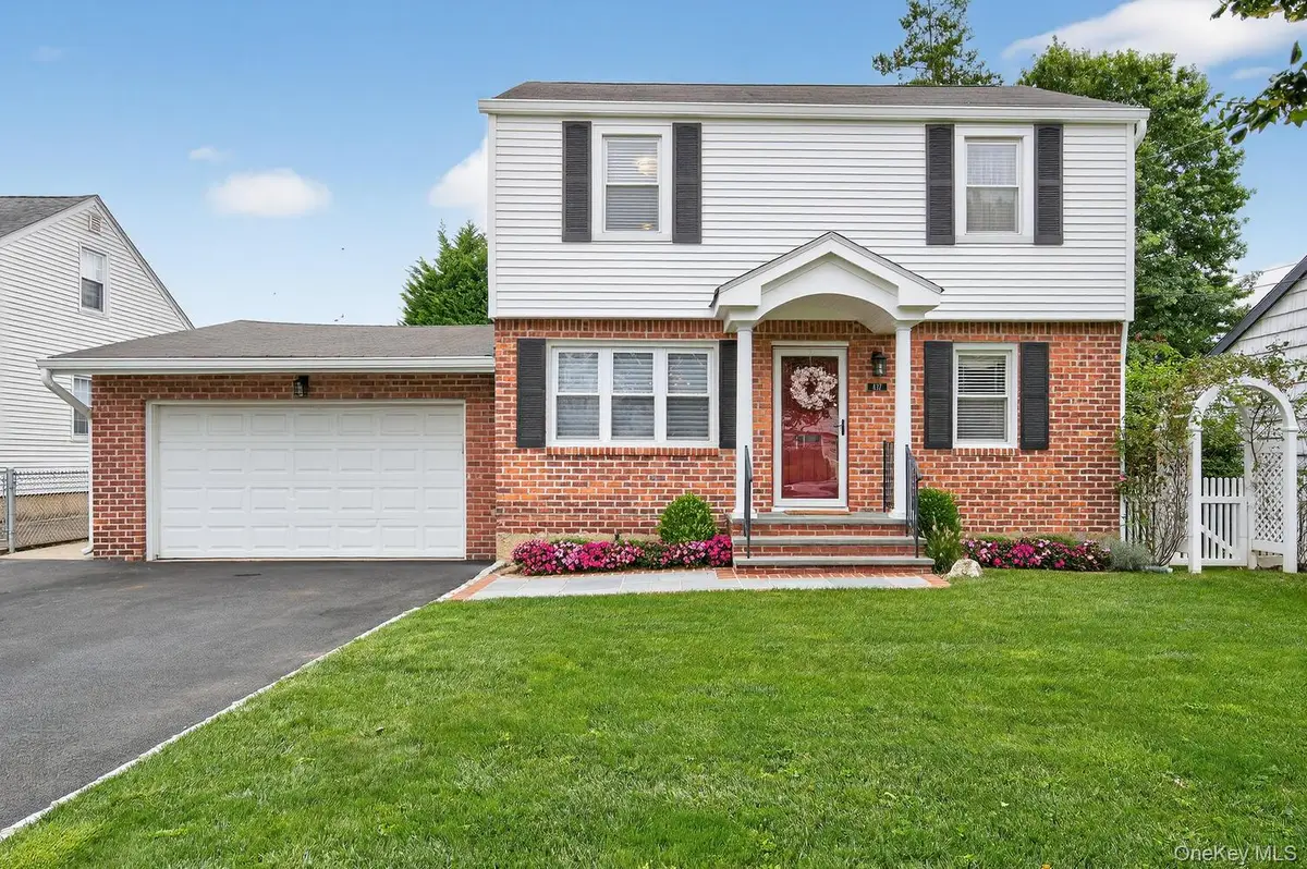 437 Andrews Road, Mineola, NY 11501 - Image #1