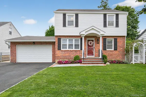 437 Andrews Road, Mineola, NY 11501