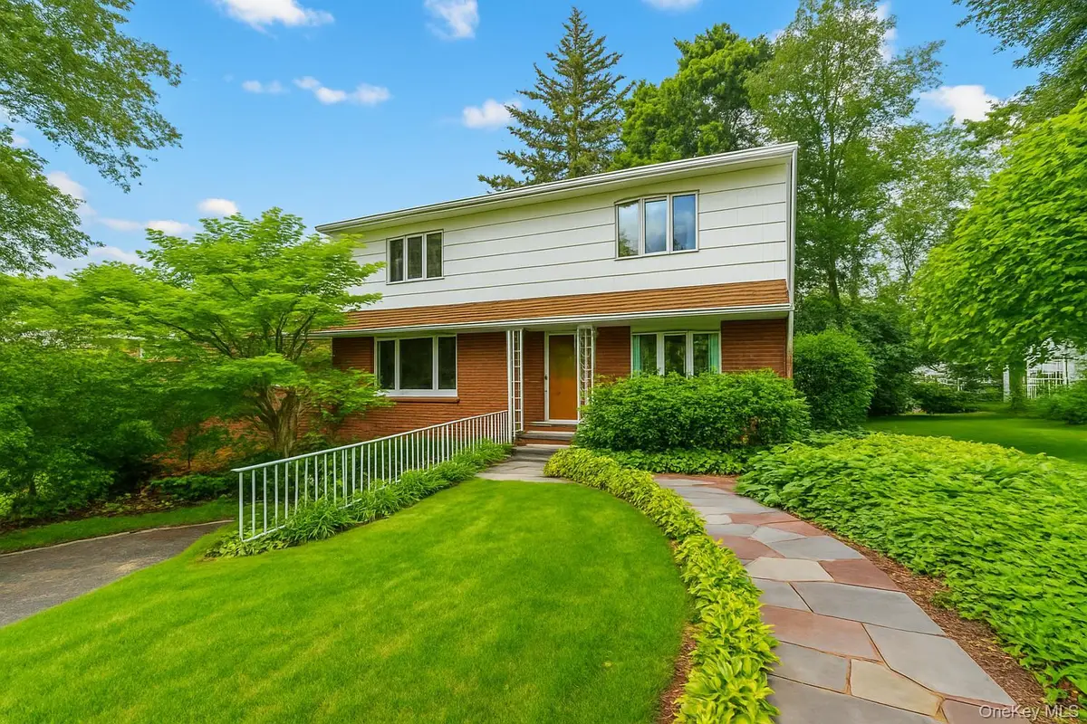 43 Elm Street, Great Neck, NY 11021 - Image #1