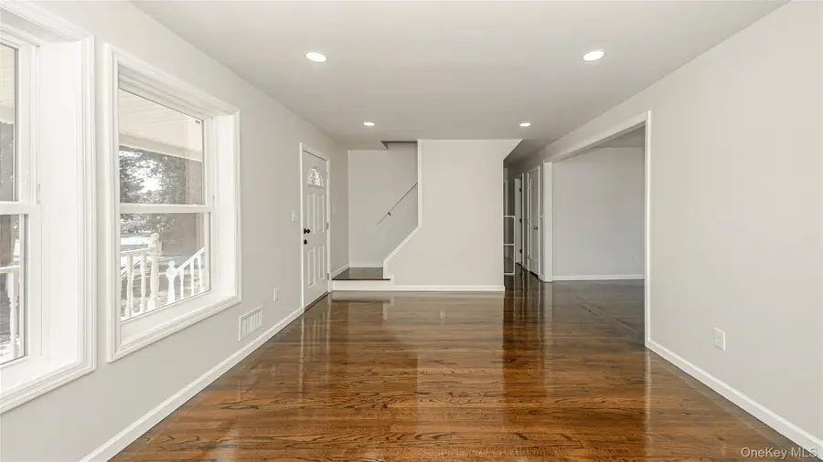 786 4th Avenue, Bay Shore, NY 11706 - Image #2