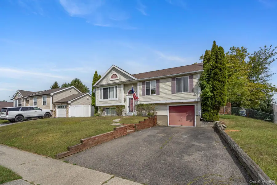 41 Iris Circle, Beacon, NY 12508 - Image #2