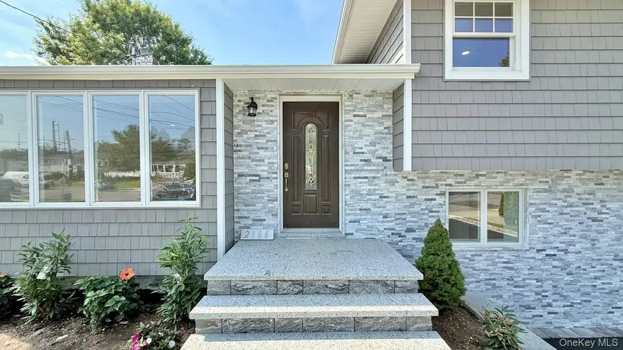 2166 Isabelle Ct, North Bellmore, NY 11710 - Image #2