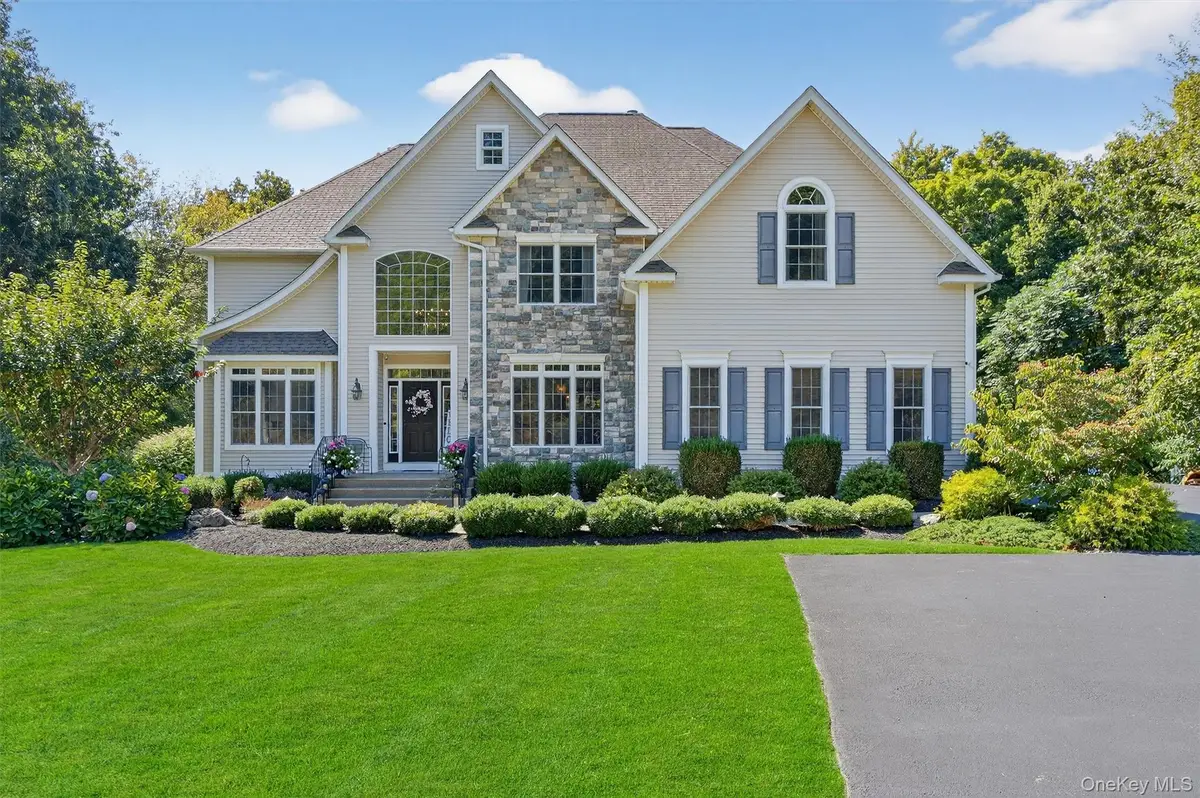 161 Shagbark Lane, Hopewell Junction, NY 12533 - Image #1