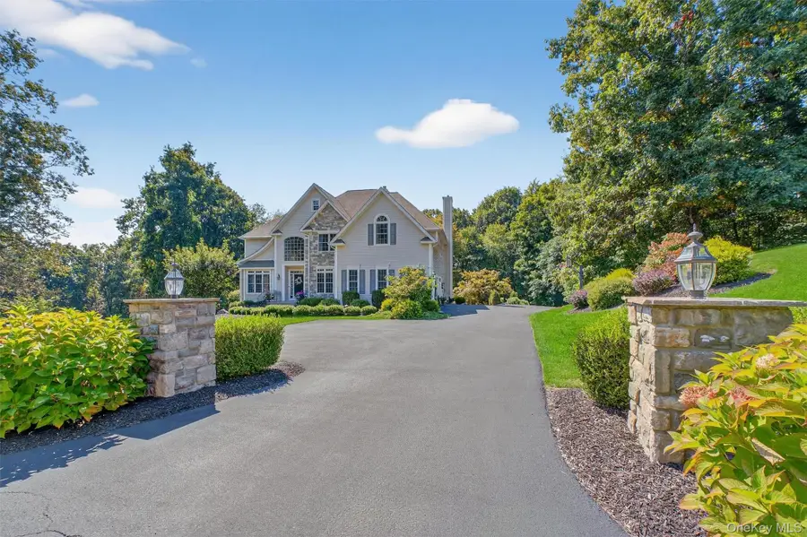 161 Shagbark Lane, Hopewell Junction, NY 12533 - Image #2