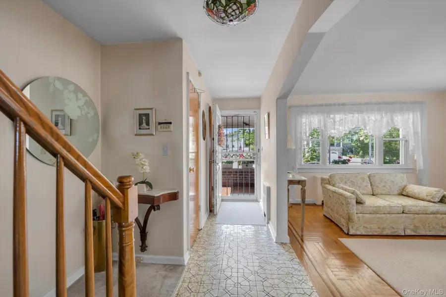 2328 Westerrvelt Avenue, Bronx, NY 10469 - Image #2