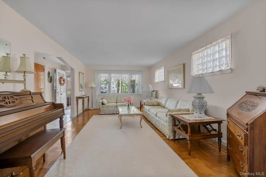 2328 Westerrvelt Avenue, Bronx, NY 10469 - Image #3