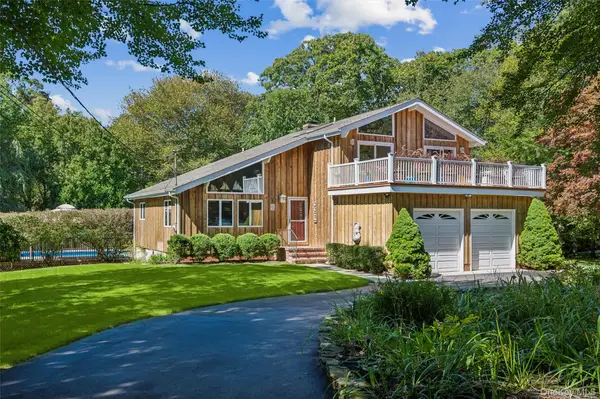 15 Windwood Court, Westhampton, NY 11977