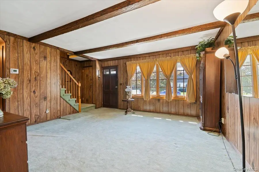 34 Audrey Avenue, Plainview, NY 11803 - Image #3