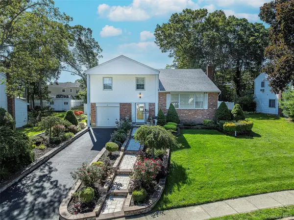 6 Linden Street, Selden, NY 11784