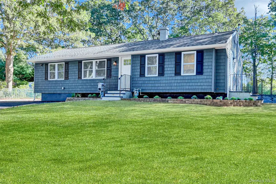 31 Fawn Lane W, South Setauket, NY 11720 - Image #2