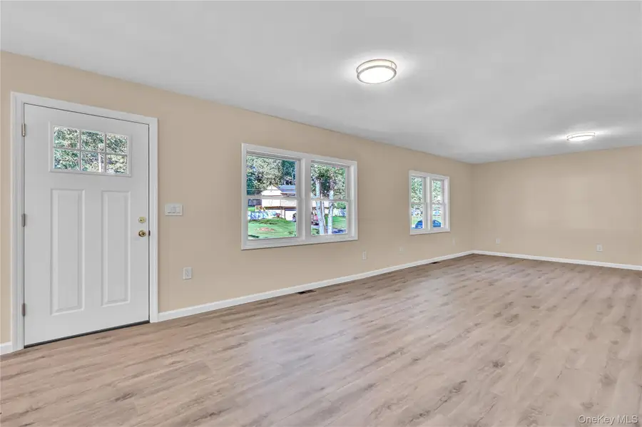 31 Fawn Lane W, South Setauket, NY 11720 - Image #3