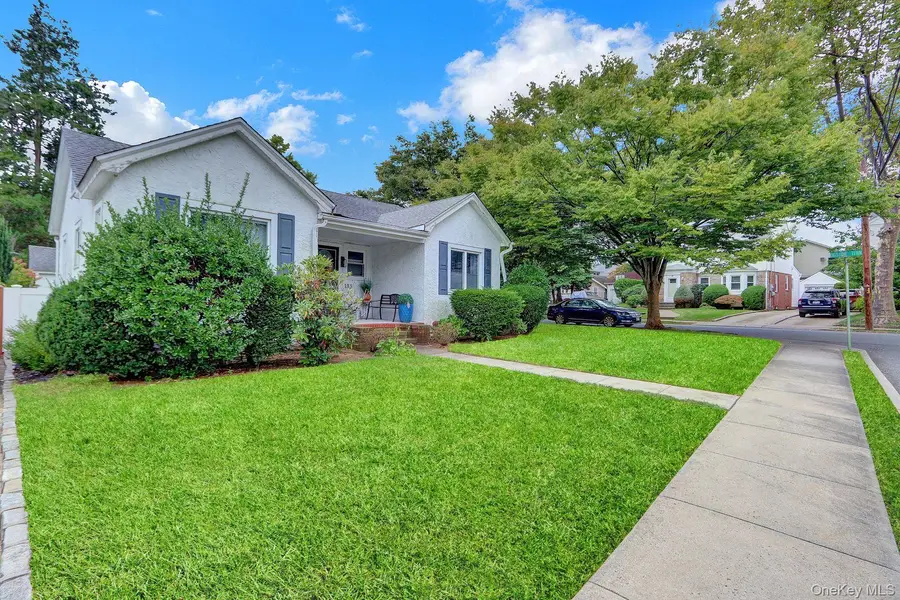 133 Nassau Avenue, Malverne, NY 11565 - Image #3