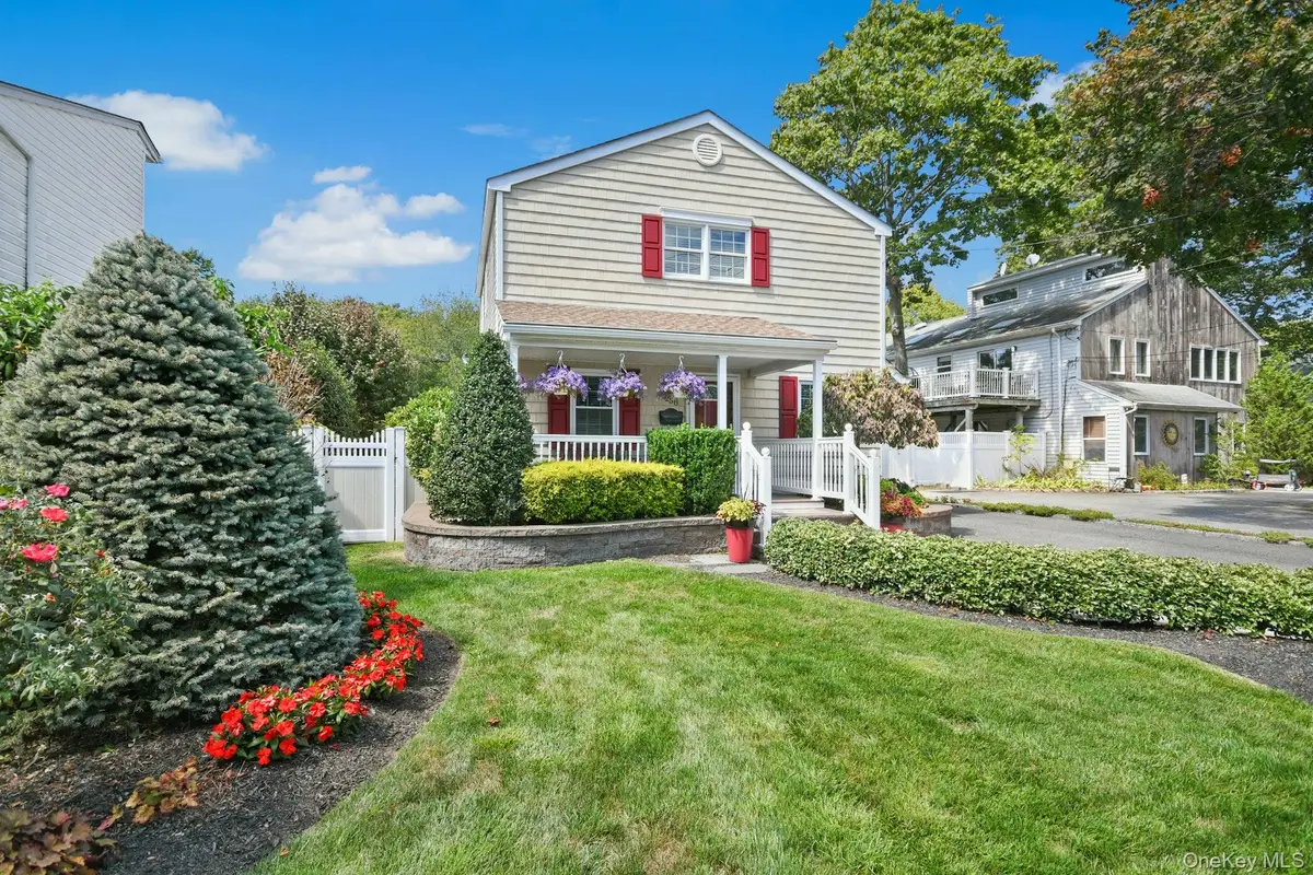 258 Grant Avenue, Islip, NY 11751 - Image #1