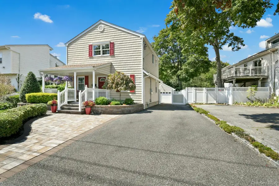 258 Grant Avenue, Islip, NY 11751 - Image #2