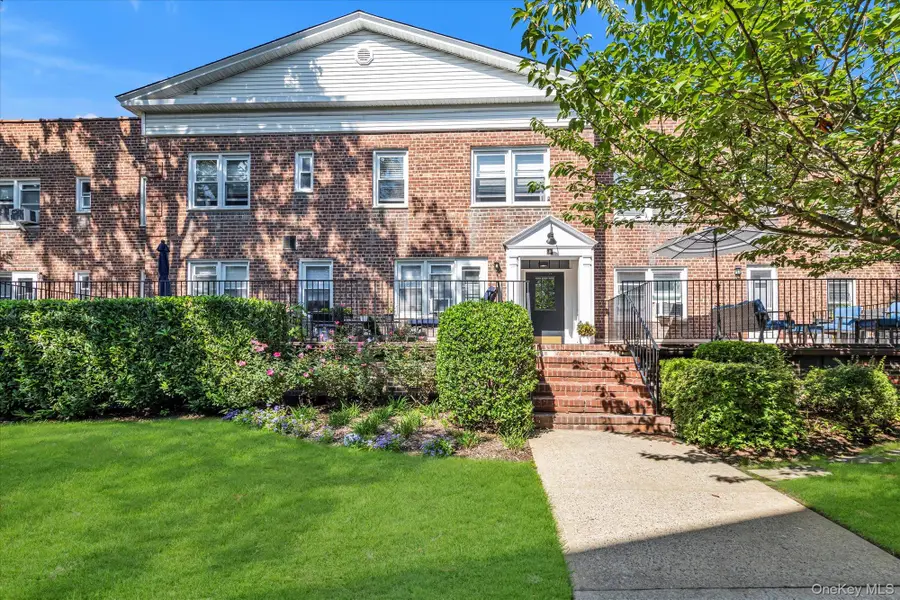 195 N Village Avenue #D4, Rockville Centre, NY 11570 - Image #3