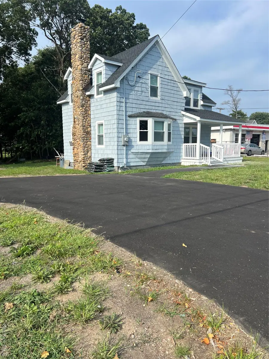 749 E Main Street, Kings Park, NY 11754 - Image #3