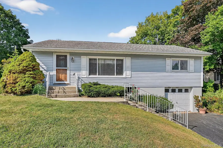 11 Hudson Drive, New Windsor, NY 12553 - Image #2