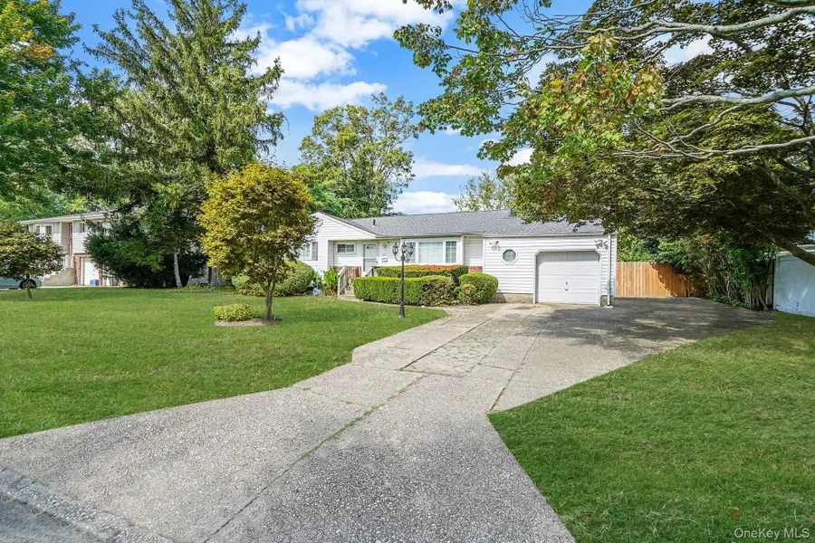 167 Wittberg Street, Brentwood, NY 11717 - Image #3