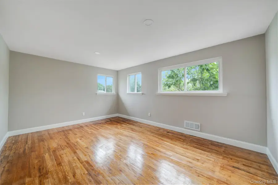 40 Gettysburg Drive, Holbrook, NY 11741 - Image #3