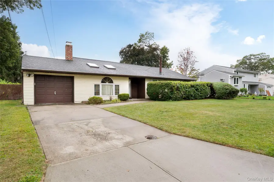 4 Comet Road, Selden, NY 11784 - Image #2