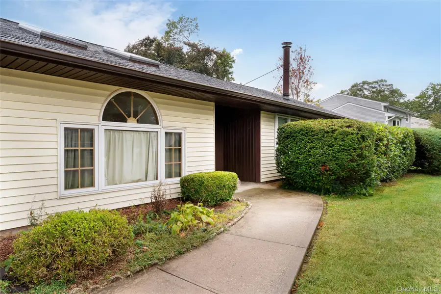 4 Comet Road, Selden, NY 11784 - Image #3