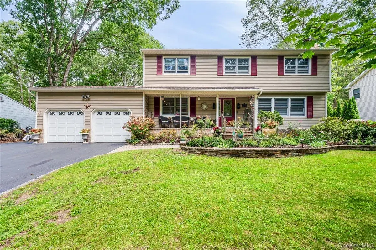 677 Meadow Road, Smithtown, NY 11787 - Image #1