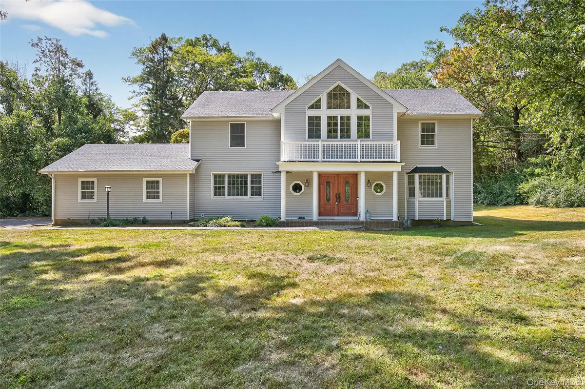 19 Woodvale Drive, Laurel Hollow, NY 11791 - Image #1