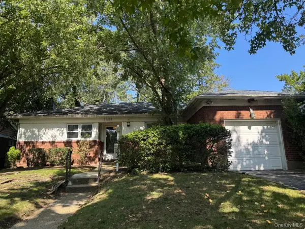 1584 Kew Avenue, Hewlett, NY 11557