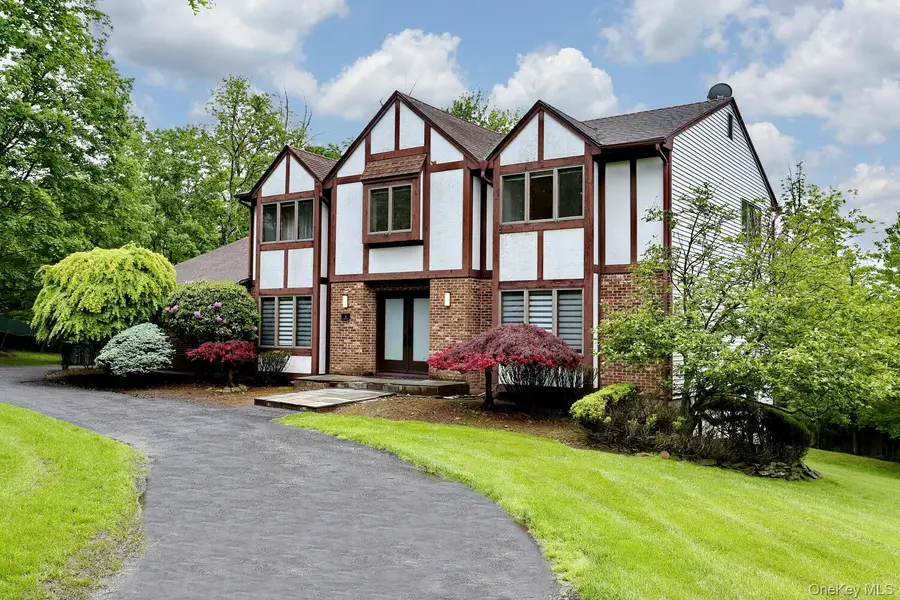 3 Larissa Court, Airmont, NY 10952 - Image #2