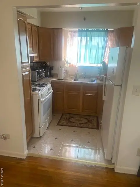 947 E 229th Street, Bronx, NY 10466 - Image #2