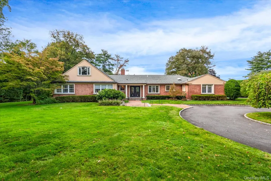 532 E Shore Road, Great Neck, NY 11024 - Image #2