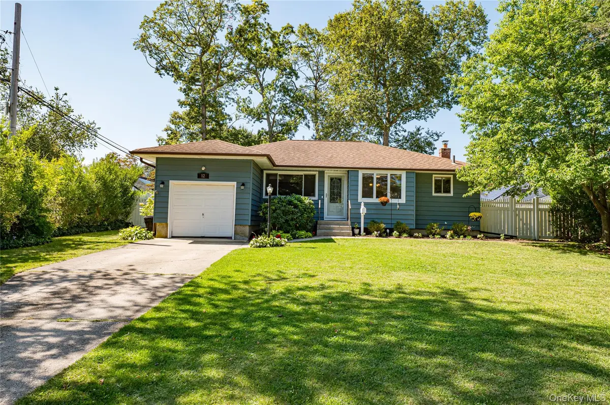 12 Wadsworth Place, Smithtown, NY 11787 - Image #1