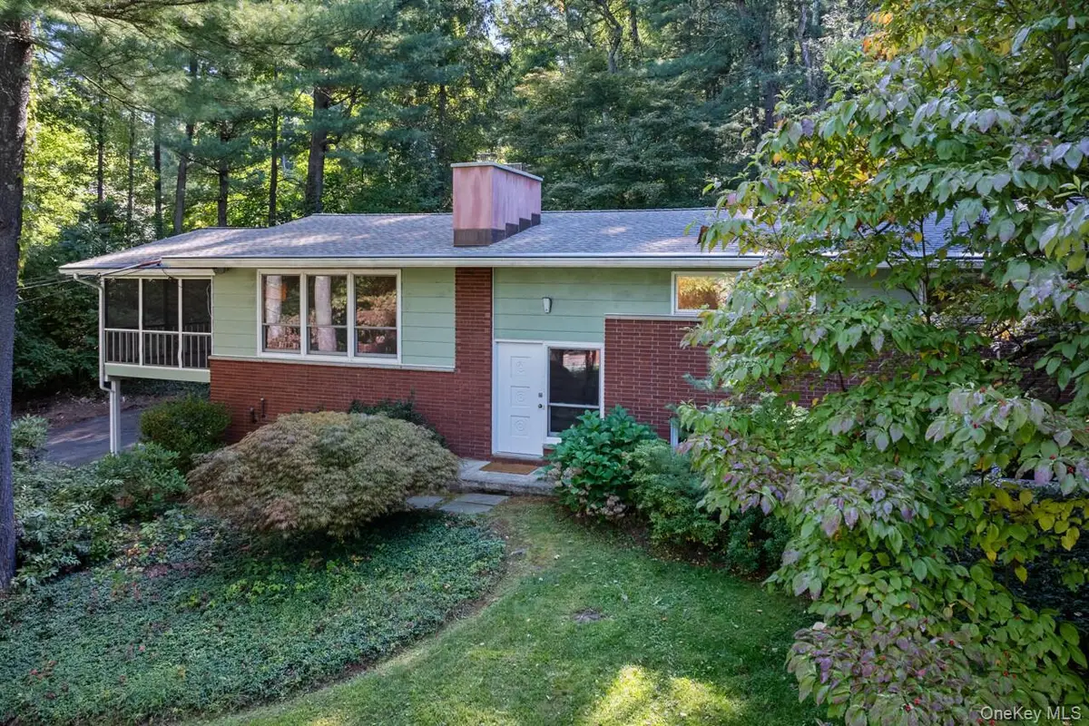 8 Bykenhulle Road, Hopewell Junction, NY 12533 - Image #1