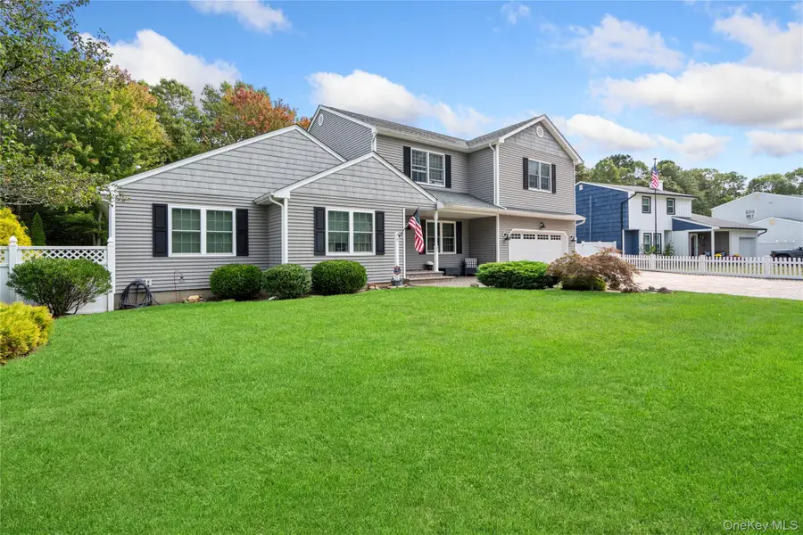 27 Evelyn Court, Manorville, NY 11949 - #3