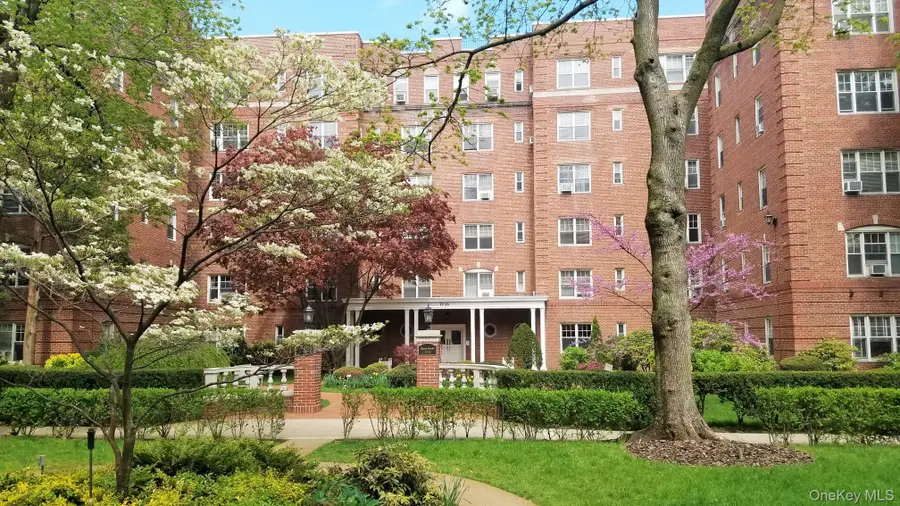 77-35 113th Street #2N, Forest Hills, NY 11375 - Image #2