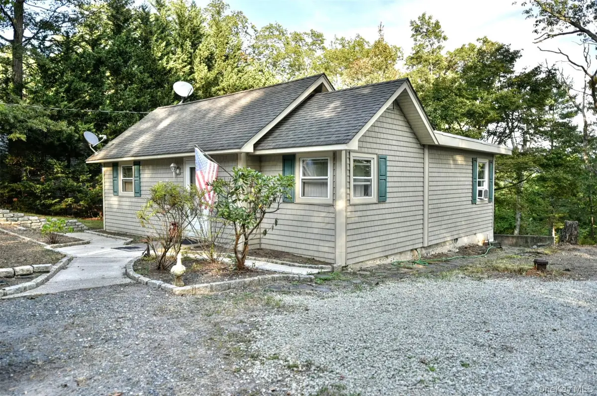 18 Blueberry Hill, Greenwood Lake, NY 10925 - Image #1