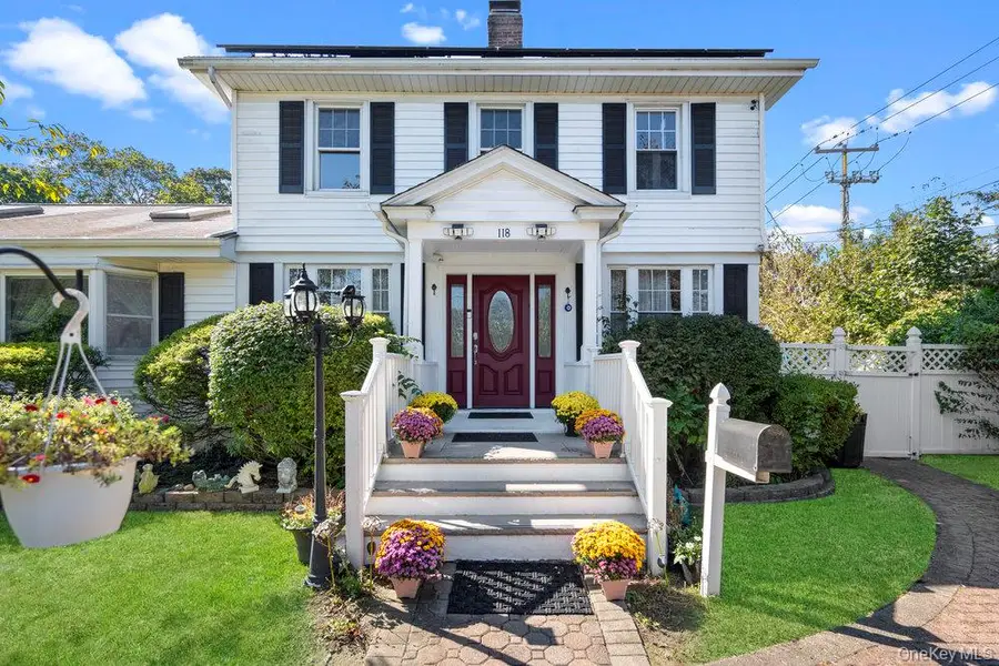 118 Grant Avenue, Albertson, NY 11507 - Image #2