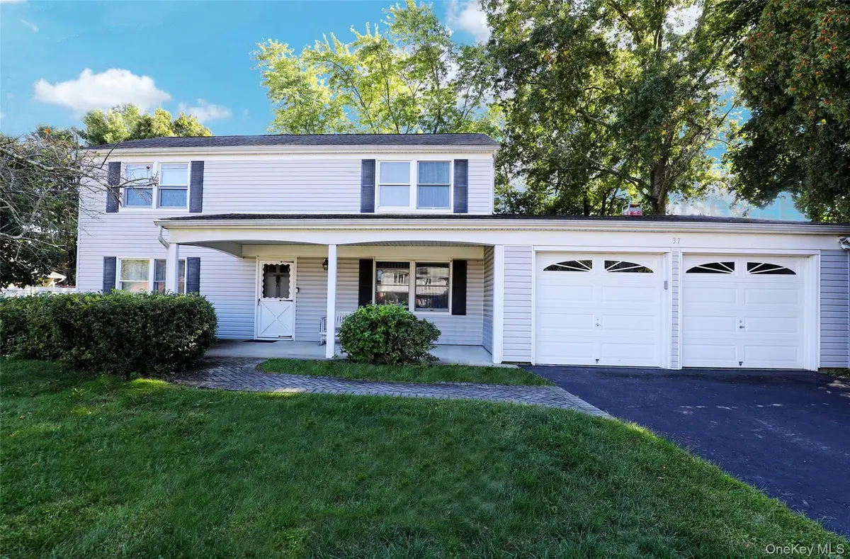 37 Malvern Ln, Stony Brook, NY 11790 - #1