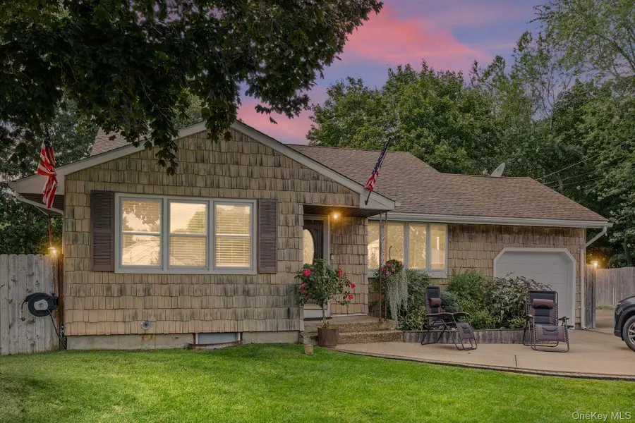 22 Larry Road, Selden, NY 11784 - Image #2