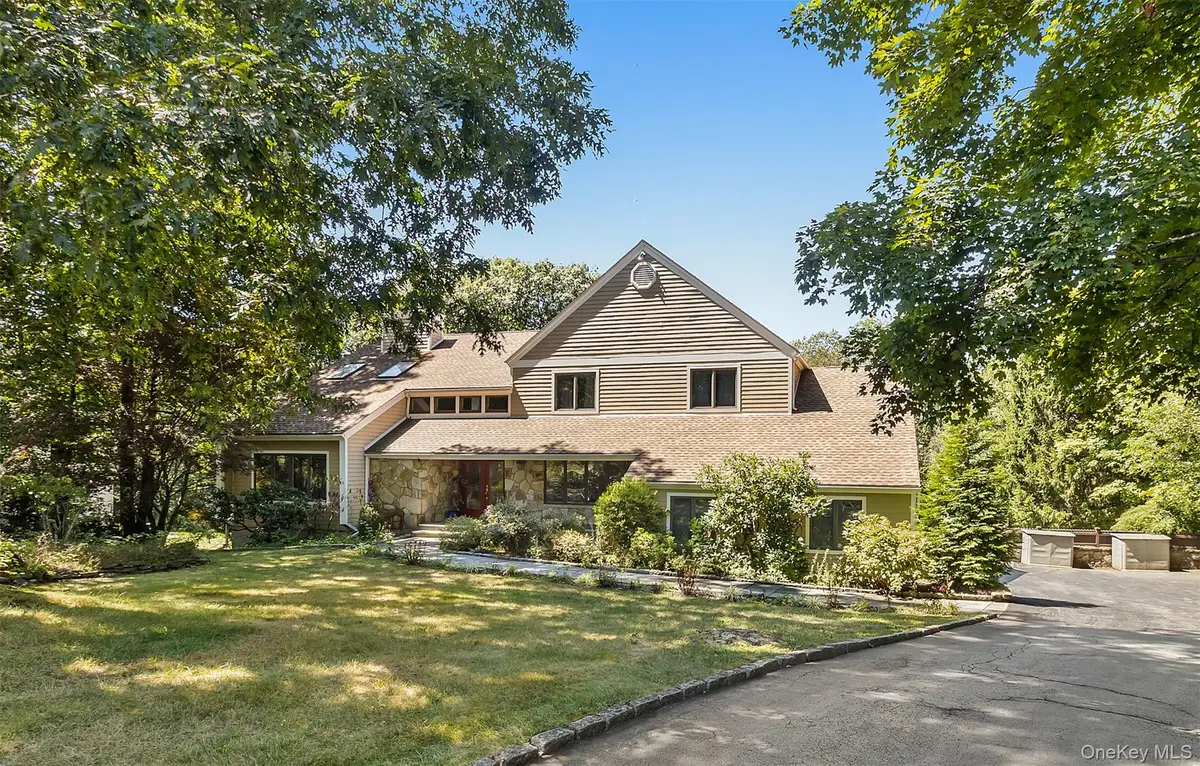 12 Logging Road, Katonah, NY 10536 - Image #1