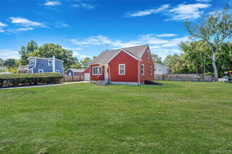 1454 E Forks Road, Bay Shore, NY 11706 - Image #2