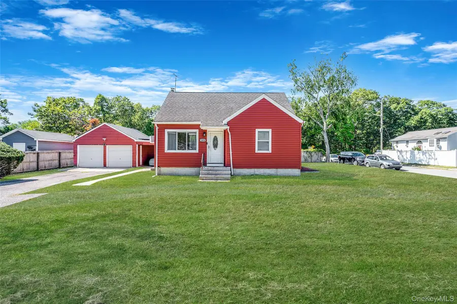 1454 E Forks Road, Bay Shore, NY 11706 - Image #3