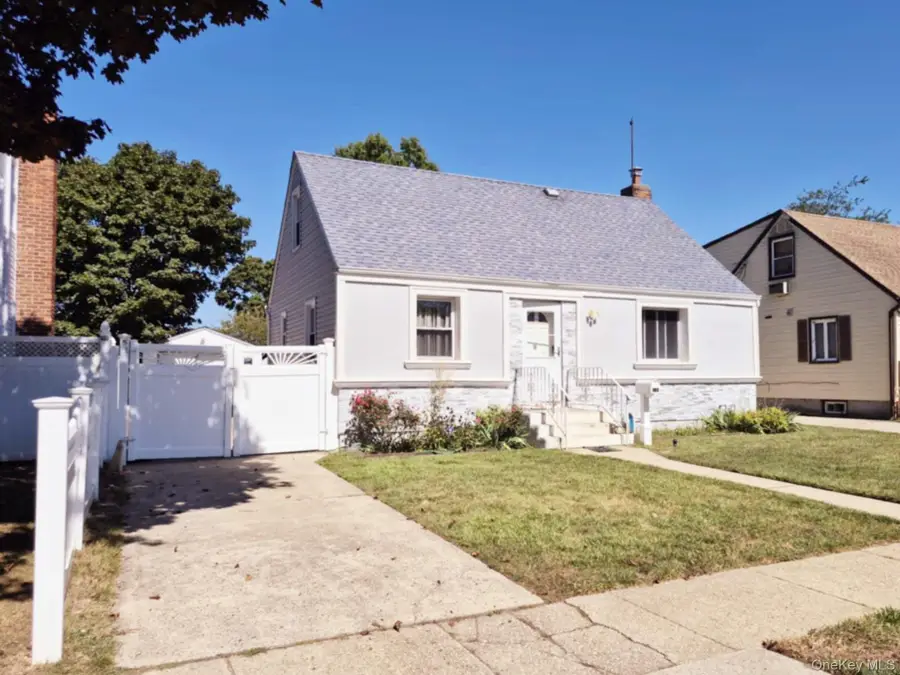 727 Windsor Road, Uniondale, NY 11553 - Image #2