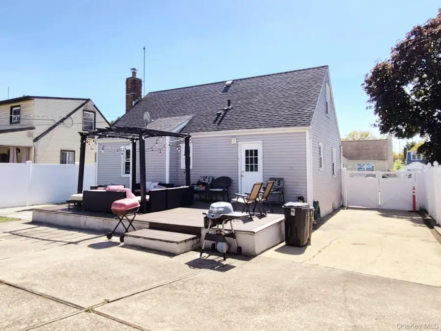 727 Windsor Road, Uniondale, NY 11553 - Image #3